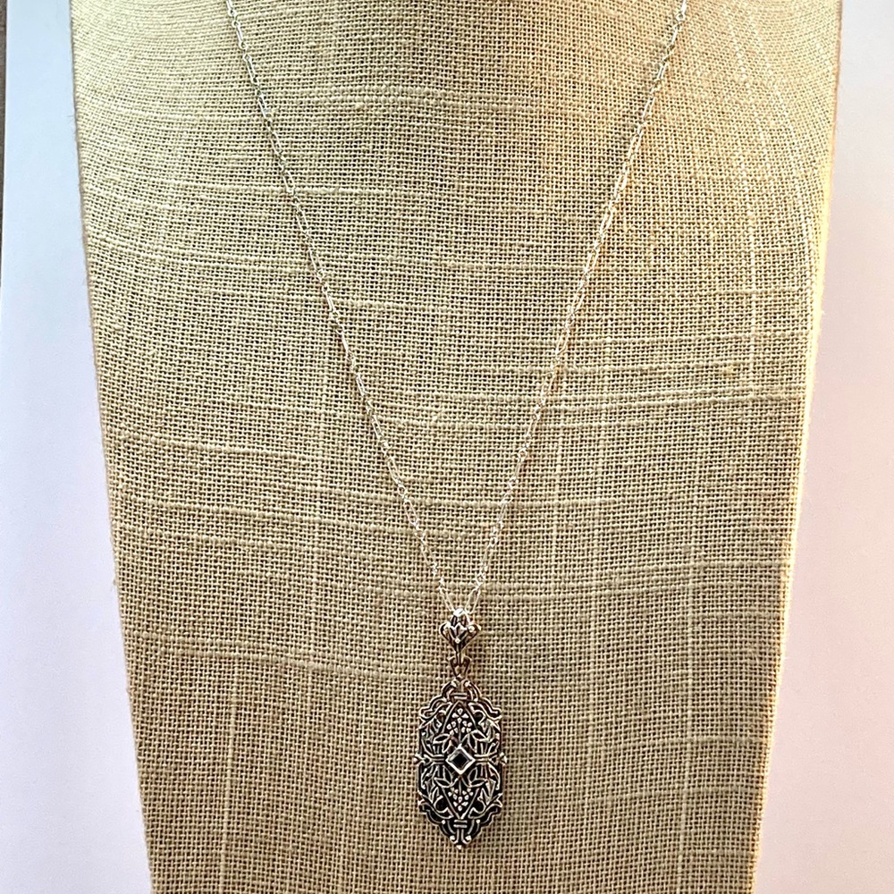 Gorgeous Vintage Filigree Sterling Silver and Blue Sapphire Necklace - Picture 4 of 4
